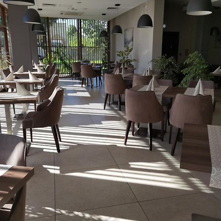 Hotel Olecki ออชเวียนชิม ภายนอก รูปภาพ