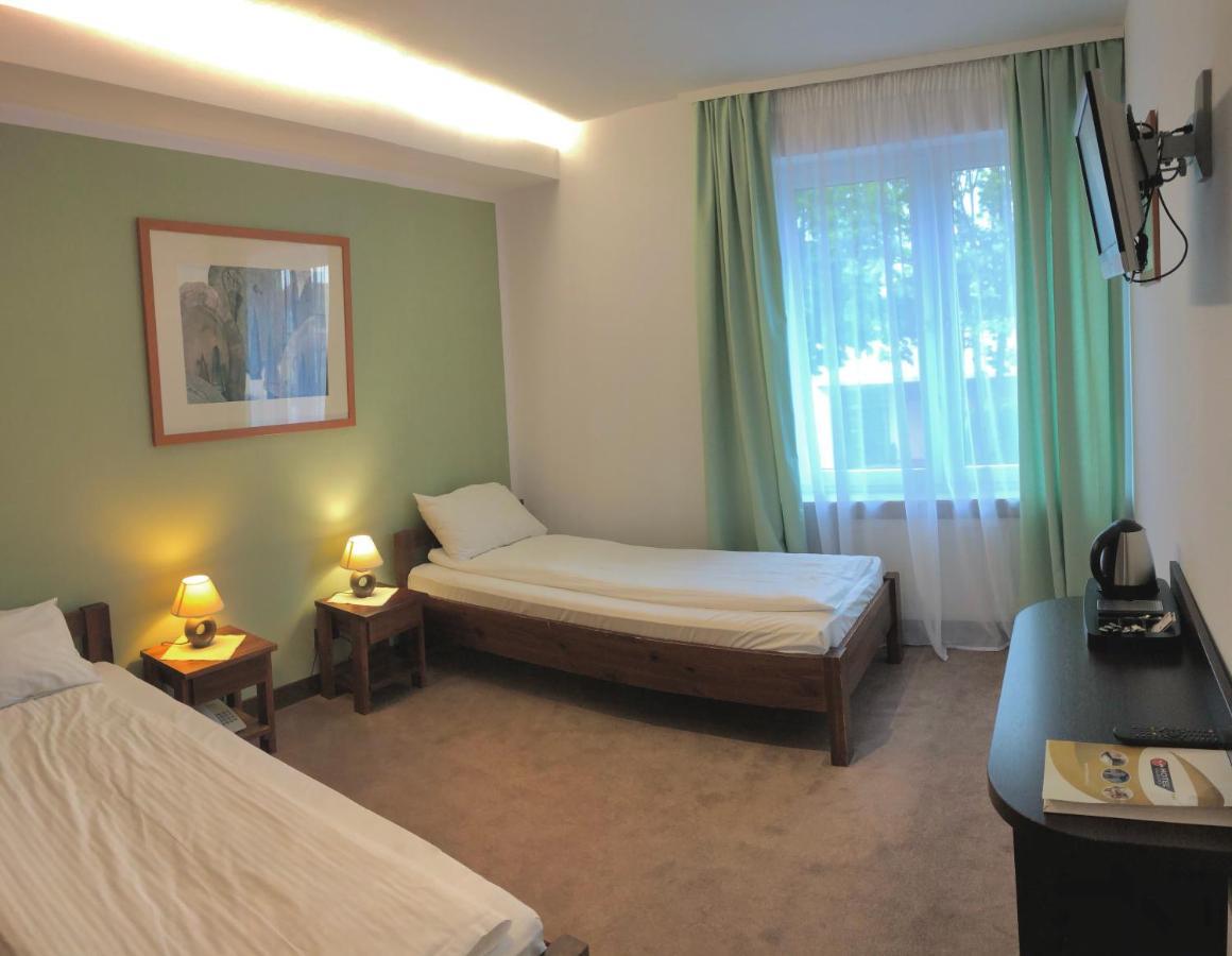 Hotel Olecki ออชเวียนชิม ภายนอก รูปภาพ
