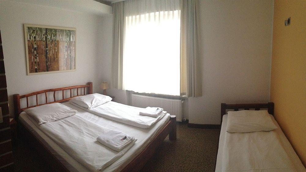 Hotel Olecki ออชเวียนชิม ภายนอก รูปภาพ