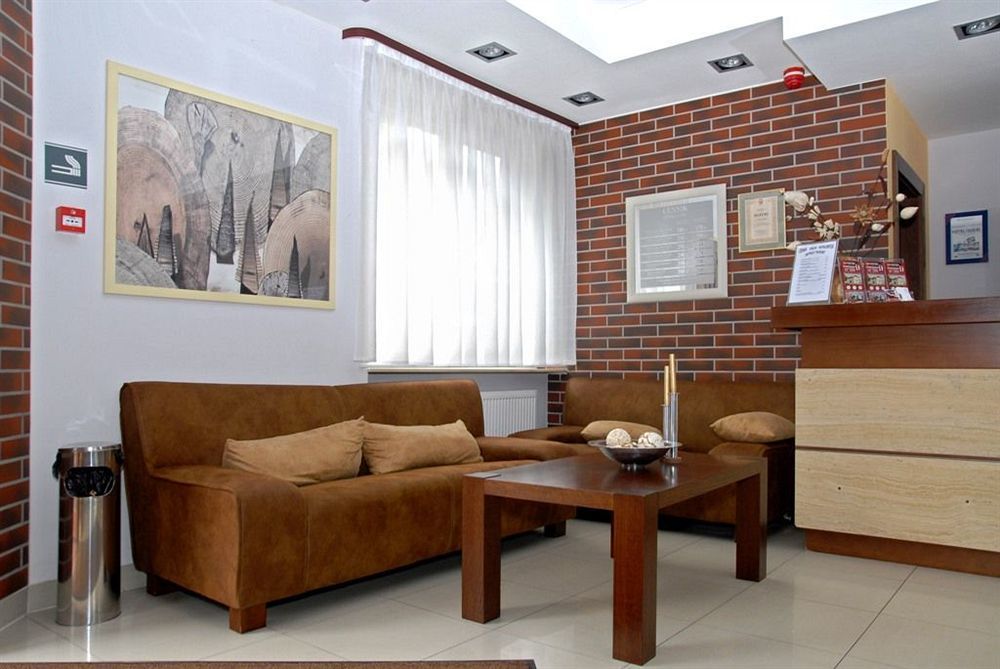Hotel Olecki ออชเวียนชิม ภายนอก รูปภาพ