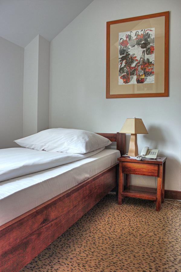 Hotel Olecki ออชเวียนชิม ภายนอก รูปภาพ