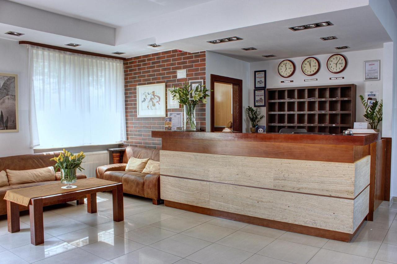 Hotel Olecki ออชเวียนชิม ภายนอก รูปภาพ