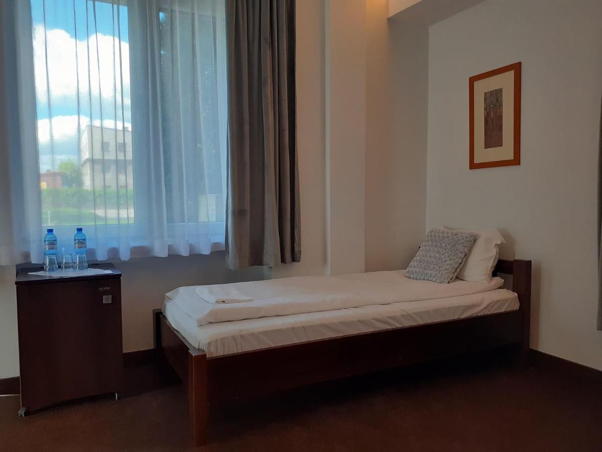 Hotel Olecki ออชเวียนชิม ภายนอก รูปภาพ