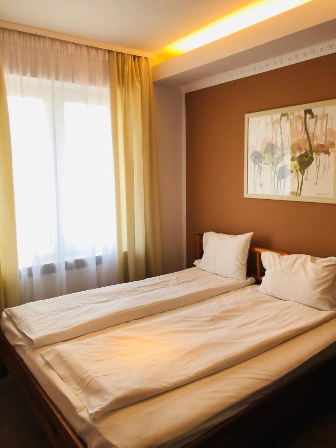 Hotel Olecki ออชเวียนชิม ภายนอก รูปภาพ