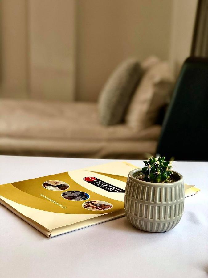 Hotel Olecki ออชเวียนชิม ภายนอก รูปภาพ