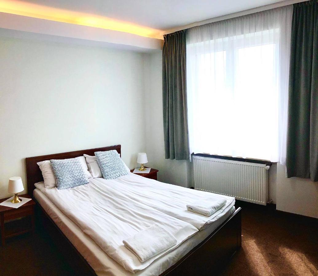 Hotel Olecki ออชเวียนชิม ภายนอก รูปภาพ